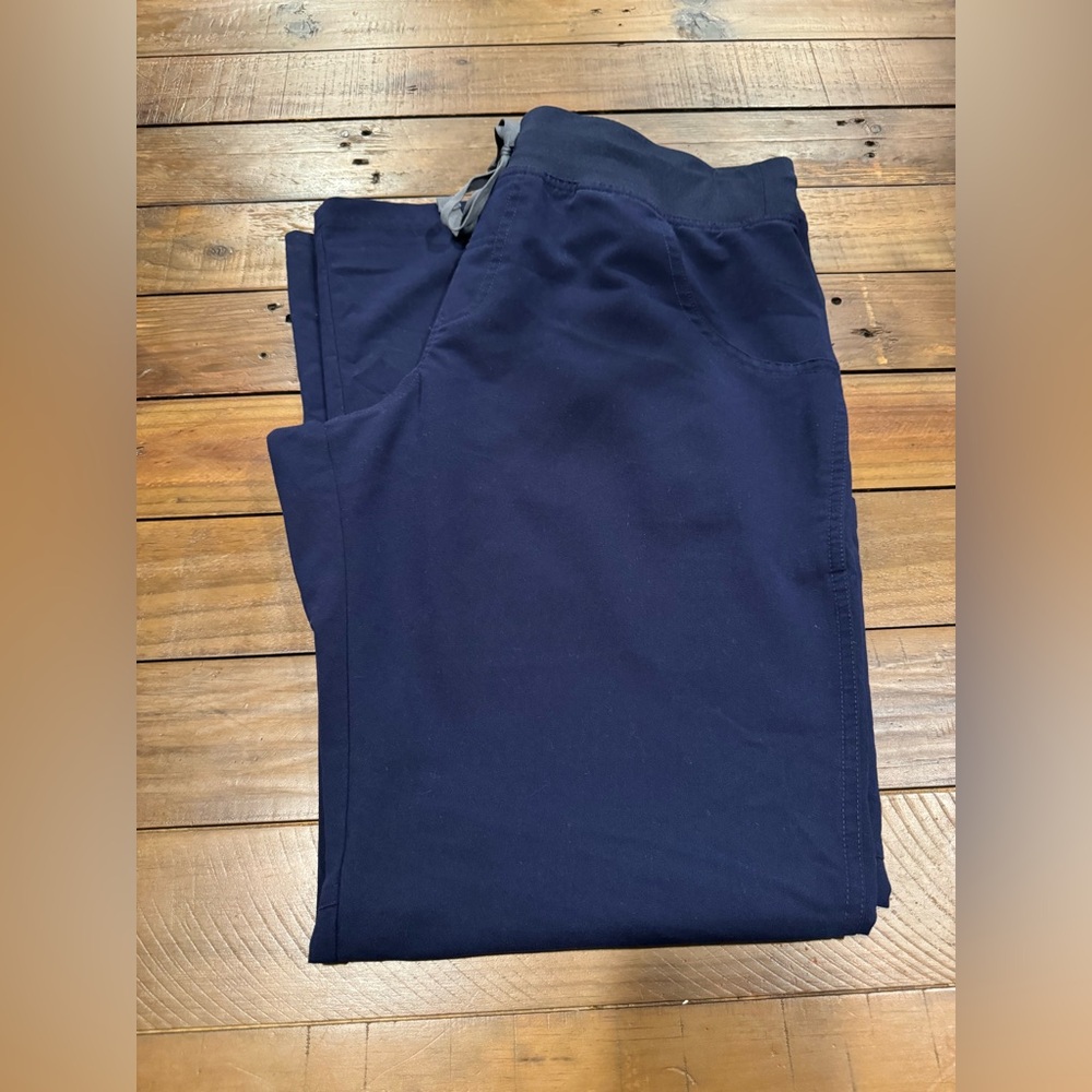 Scrub pants in Navy by FIGS